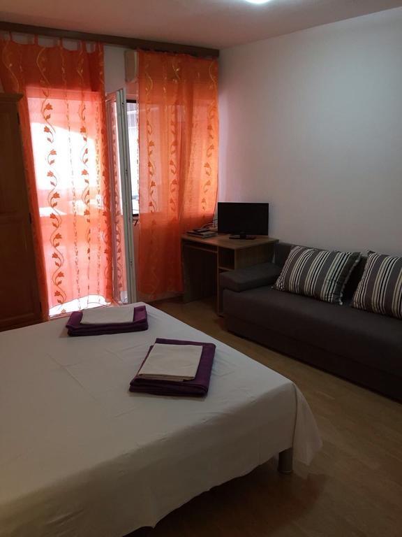 Crveno Zlato Gasthof 2*