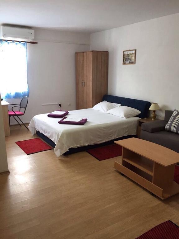 Penzion Crveno Zlato Biograd Na Moru