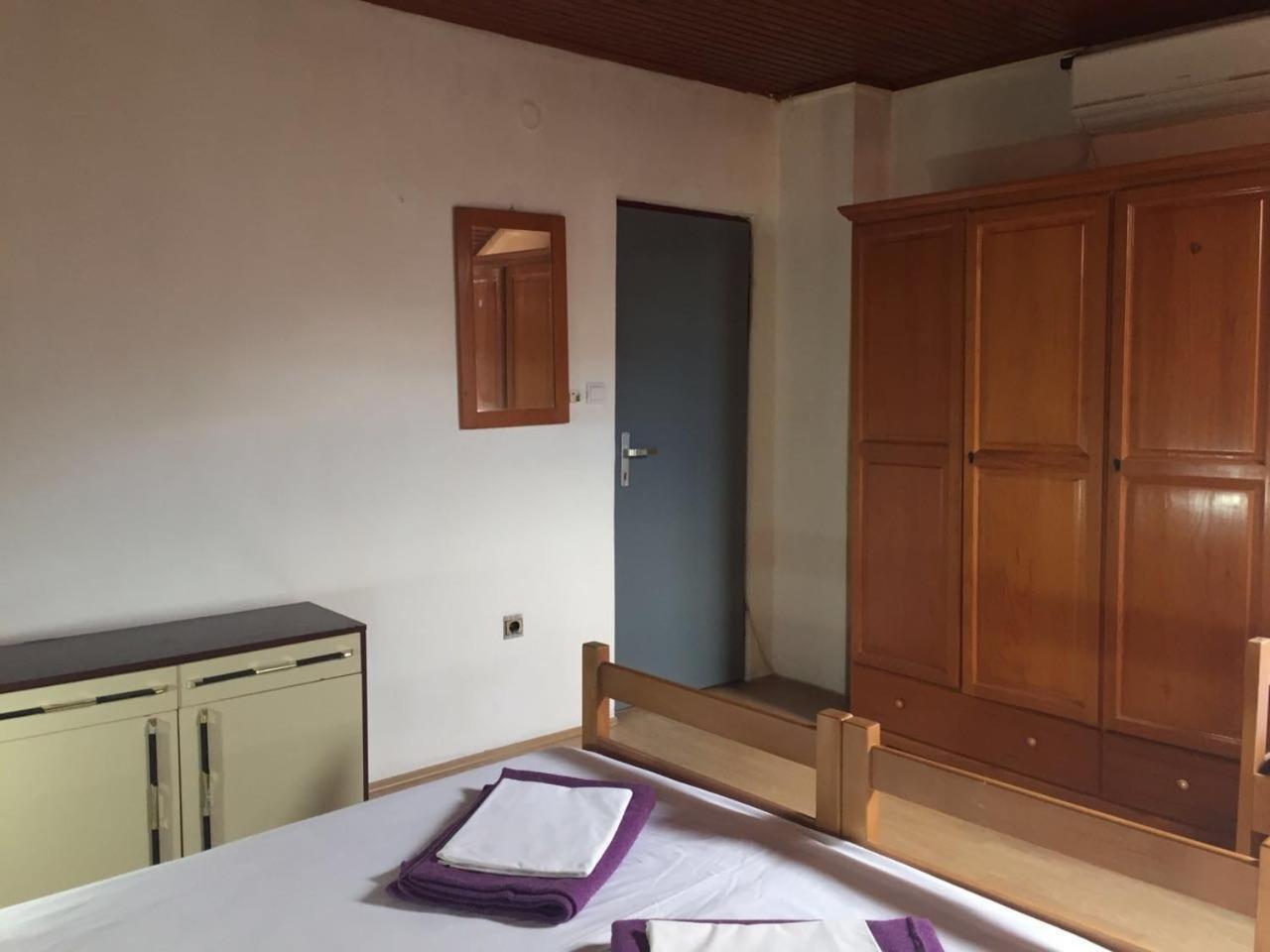 Crveno Zlato Penzion Biograd Na Moru
