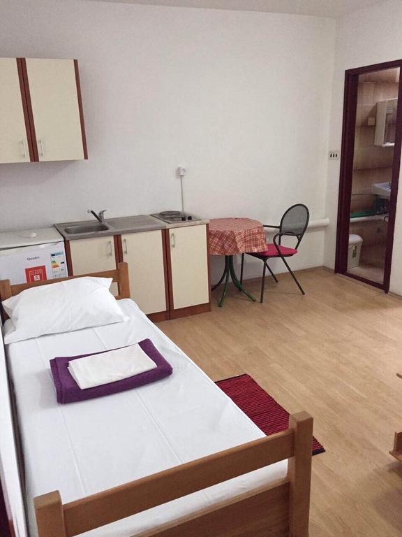 Crveno Zlato Biograd Na Moru