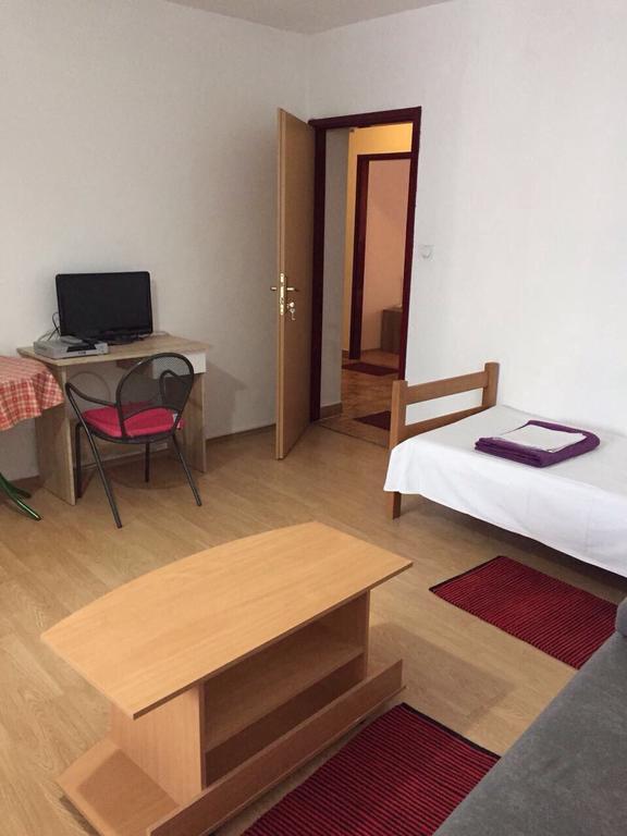 Crveno Zlato Biograd Na Moru